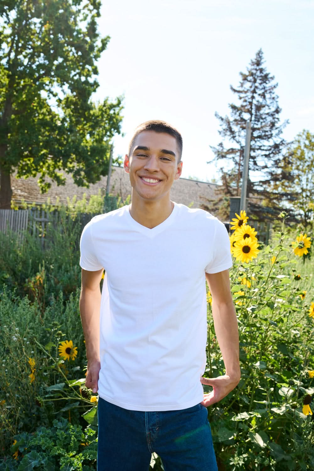 O61005 MENS V-NECK T-SHIRT